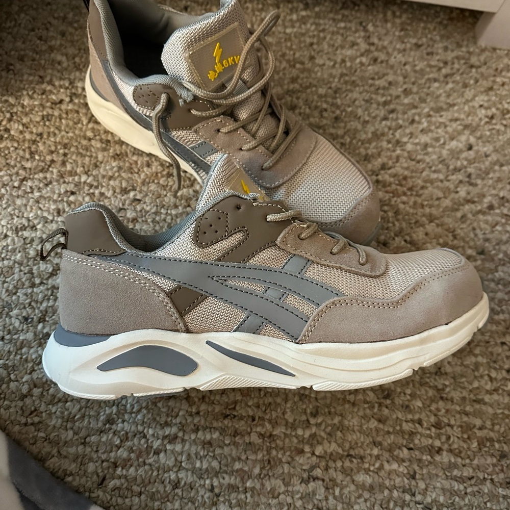 Steel Toe shoes from Design Life Bar
